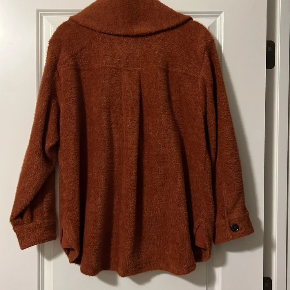 Shacket - Picture 5 of 7